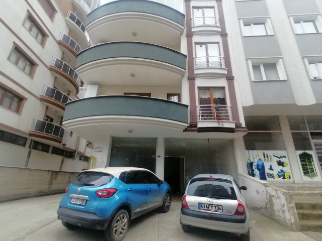 TRABZON AKÇAABAT DÜRBİNAR'DA 90 m² SATILIK DÜKKAN