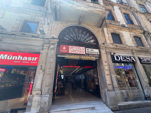 İSTANBUL BEYOĞLU HALEP PASAJI'NDA KİRALIK OFİS