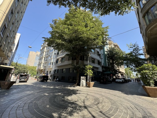 İSTANBUL BEYOĞLU TAKSİM’DE 330 m2 SATILIK OTEL  ARSASI