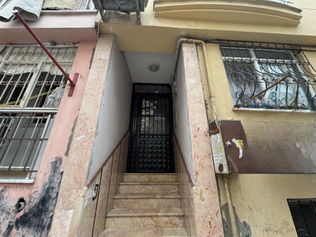 İSTANBUL BEYOĞLU HACIAHMET'TE 2+1 SATILIK DAİRE