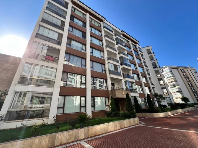 YOMRA KAŞÜSTÜ YAKAMOZ SİTESİ'NDE FULL EŞYALI 2+1 KİRALIK DAİRE