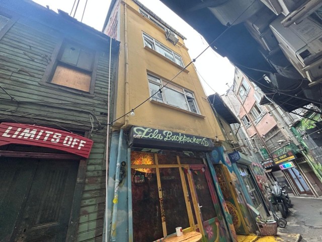 İSTANBUL BEYOĞLU ARAP CAMİİ KARAKÖY'DE SATILIK BİNA