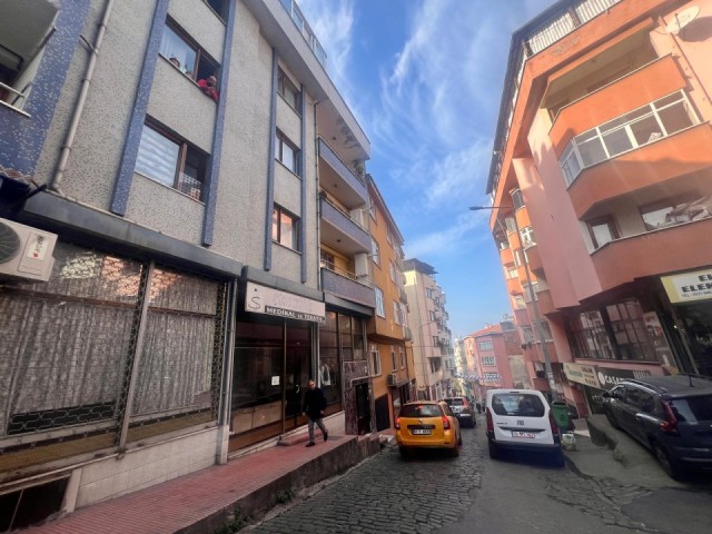 YENİCUMA MAHALLESİ'NDE MERKEZİ KONUMDA SATILIK 1+1 TERASLI DAİRE