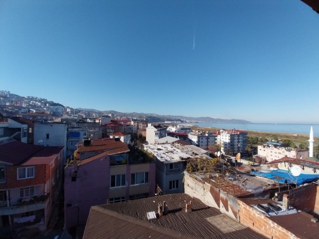 MERKEZİ KONUMDA 1+1 ÇATI KATI KİRALIK DAİRE