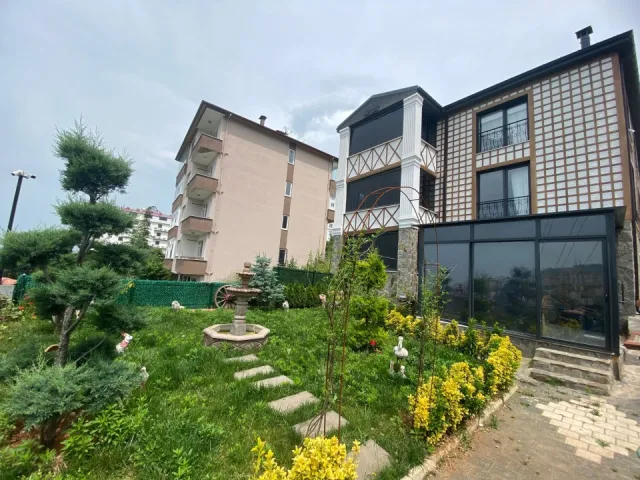 2 NOLU BOSTANCI'DA MANZARALI KİRALIK 4+2 TRİPLEKS VİLLA