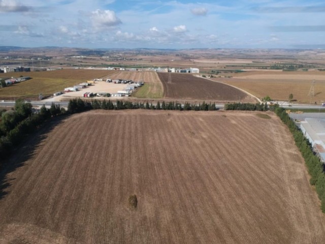 ÇATALCA FERHATPAŞADA 243.996 m² TİCARİ İMARLI SATILIK ARSA